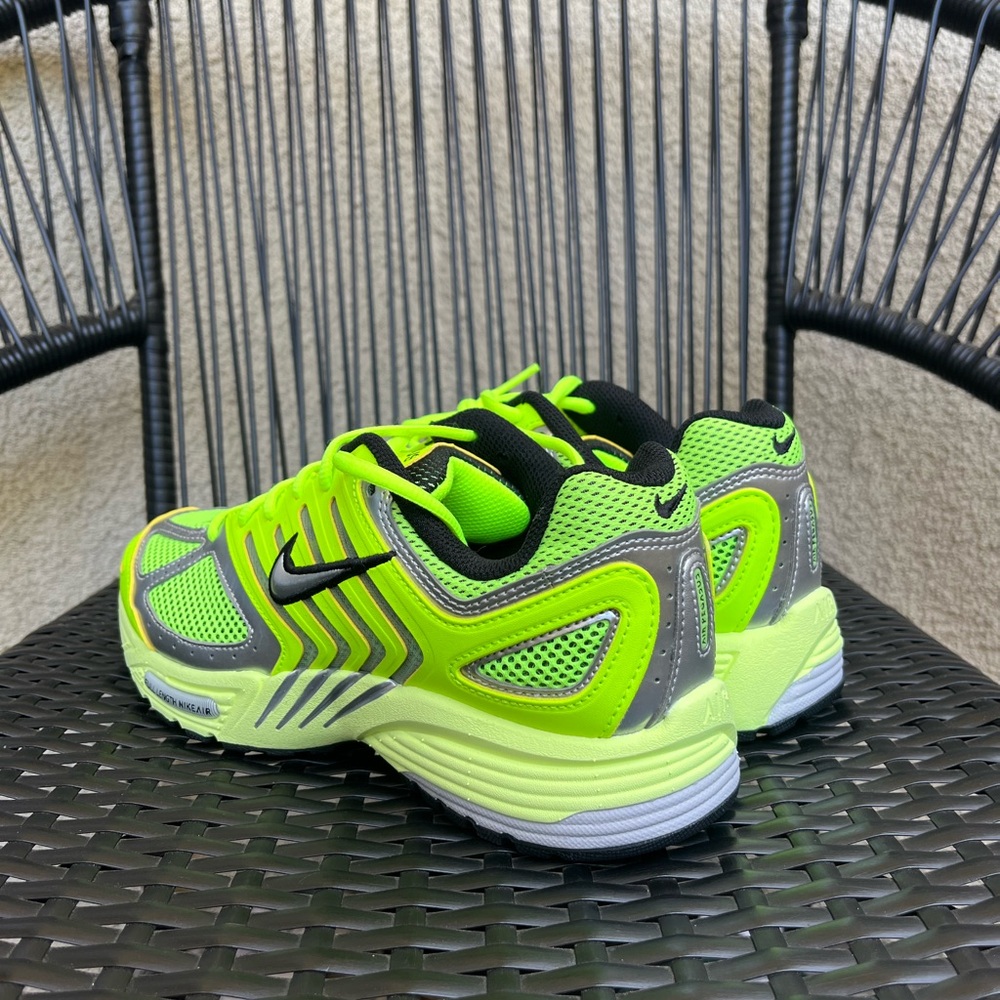 Size 6 Nike Air Pegasus 2005 Volt Lime Green Women’s Sneakers - Picture 5 of 9